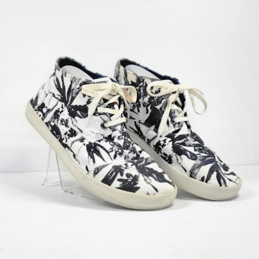 TOMS print lace up sneakers Sz 8.5